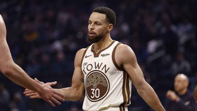 库里伤病困扰仍坚称退役无望 勇士盼其复出冲击