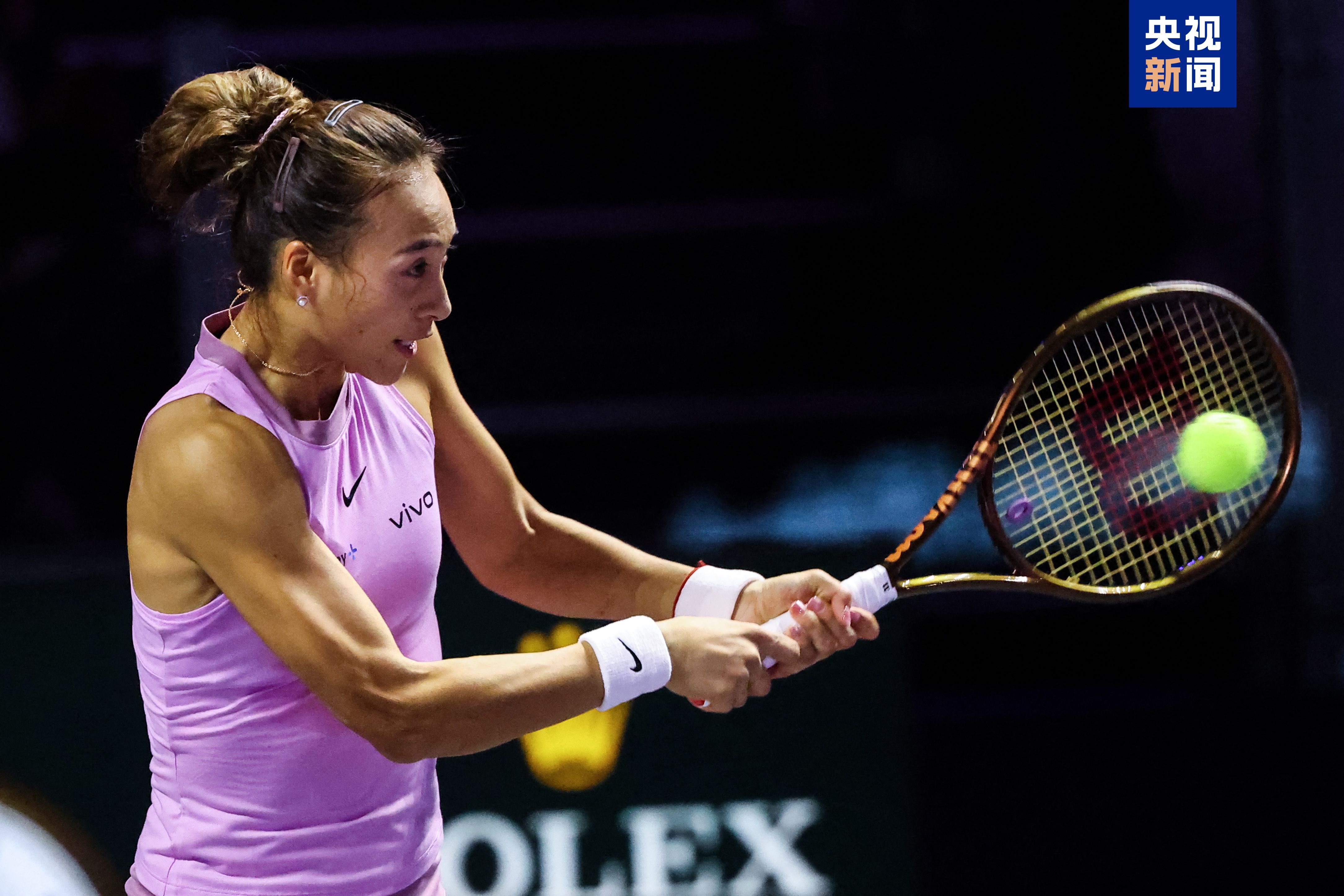 郑钦文首度闯进WTA年终总决赛决赛，成为中国历