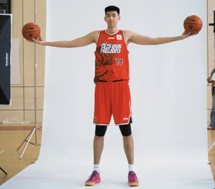 徐昕获NBA试训邀请 西热力江：天赋出众属正常现