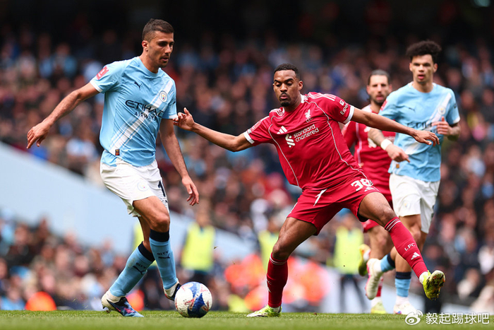 皇马瞄准曼城中场罗德里 今夏转会或由球员决定
