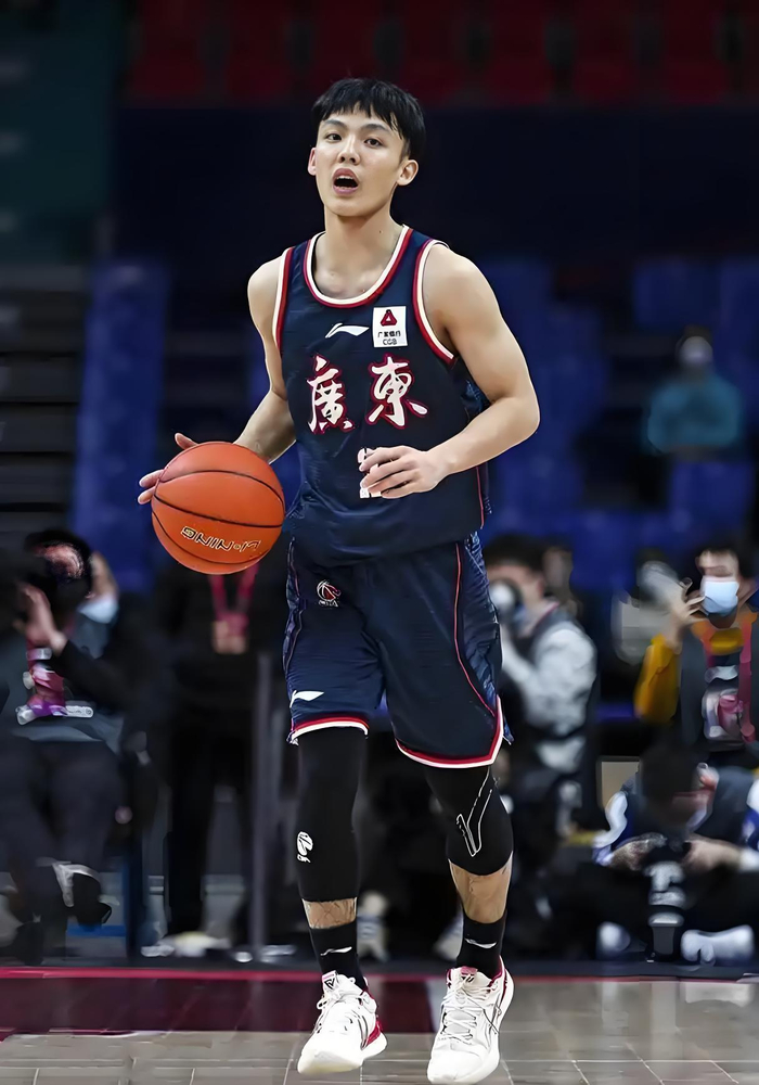 广东主场19分领先遭逆转 徐杰低迷成崩盘关键